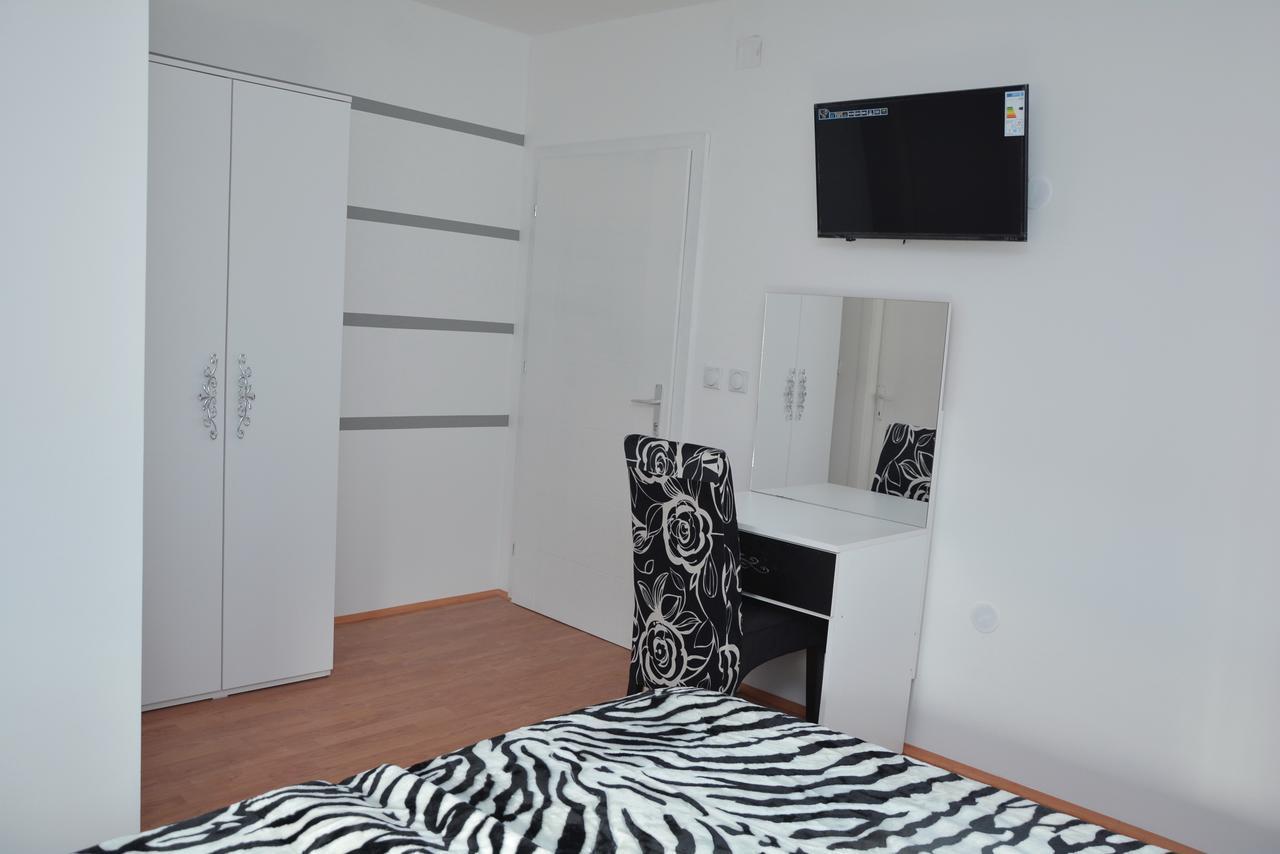 Bed and Breakfast Prenociste Bojan 017 Vranje Exterior foto