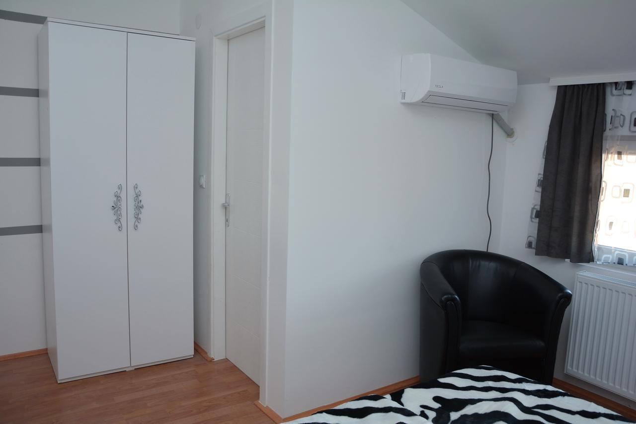 Bed and Breakfast Prenociste Bojan 017 Vranje Exterior foto
