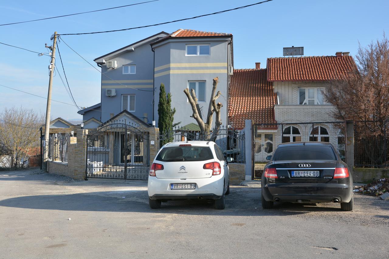 Bed and Breakfast Prenociste Bojan 017 Vranje Exterior foto