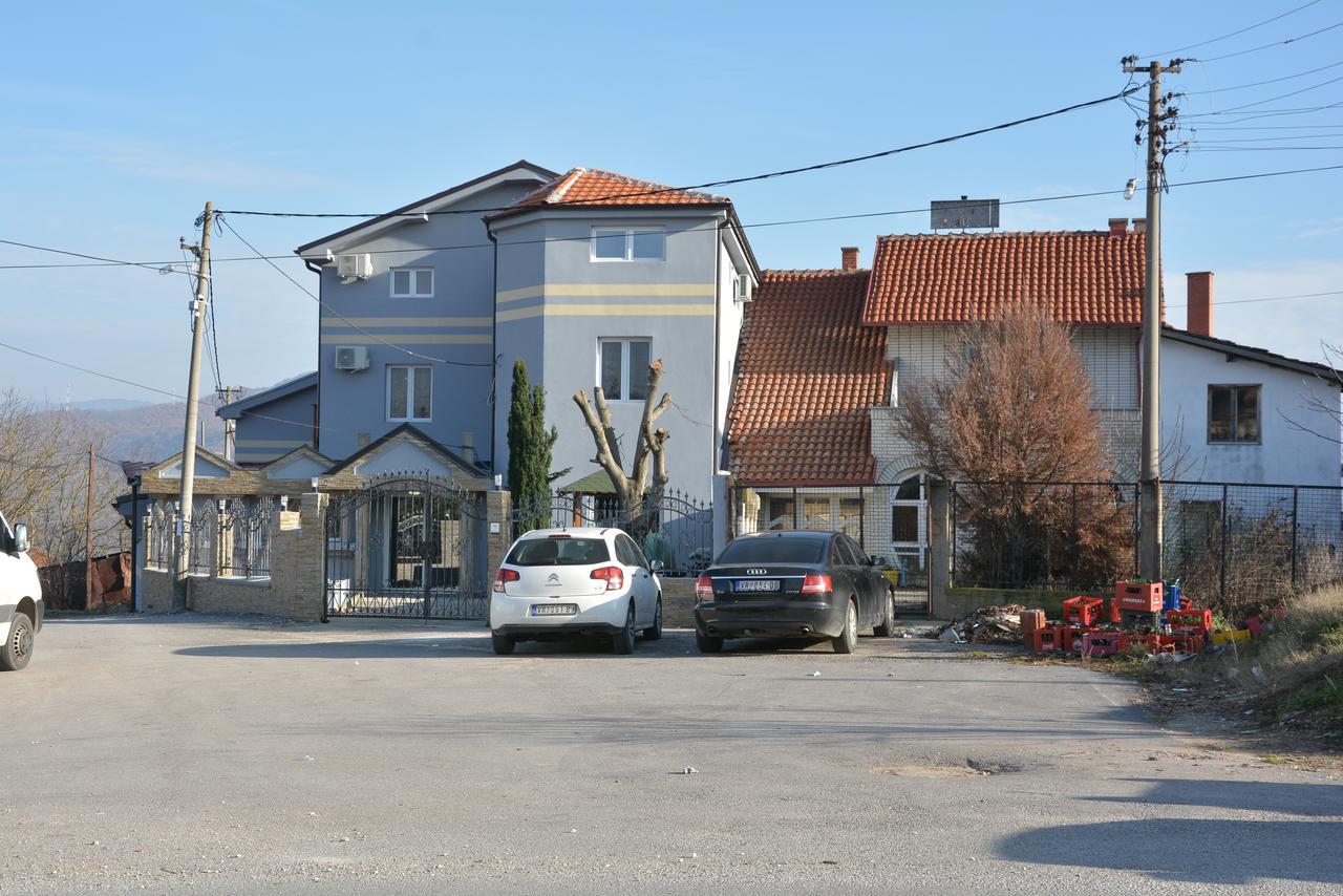 Bed and Breakfast Prenociste Bojan 017 Vranje Exterior foto