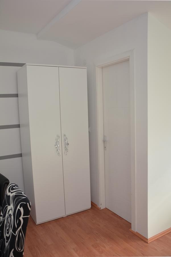 Bed and Breakfast Prenociste Bojan 017 Vranje Exterior foto