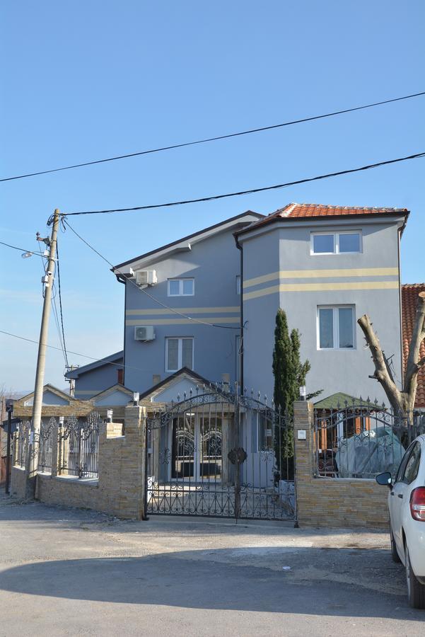 Bed and Breakfast Prenociste Bojan 017 Vranje Exterior foto