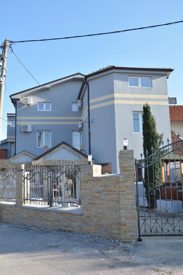 Bed and Breakfast Prenociste Bojan 017 Vranje Exterior foto