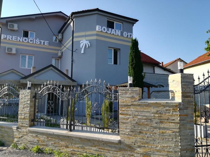Bed and Breakfast Prenociste Bojan 017 Vranje Exterior foto