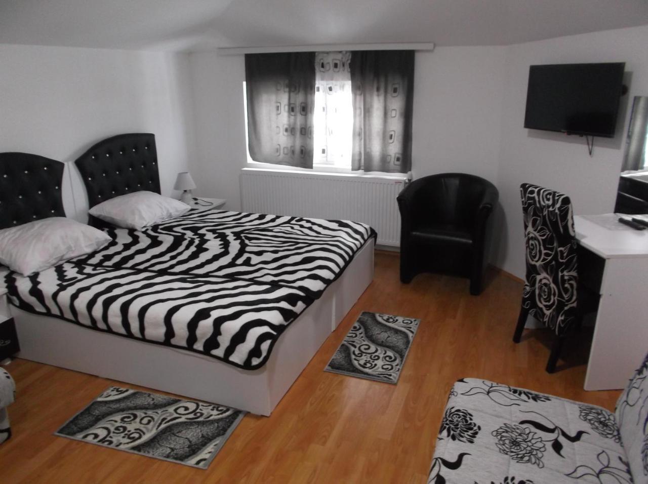 Bed and Breakfast Prenociste Bojan 017 Vranje Exterior foto
