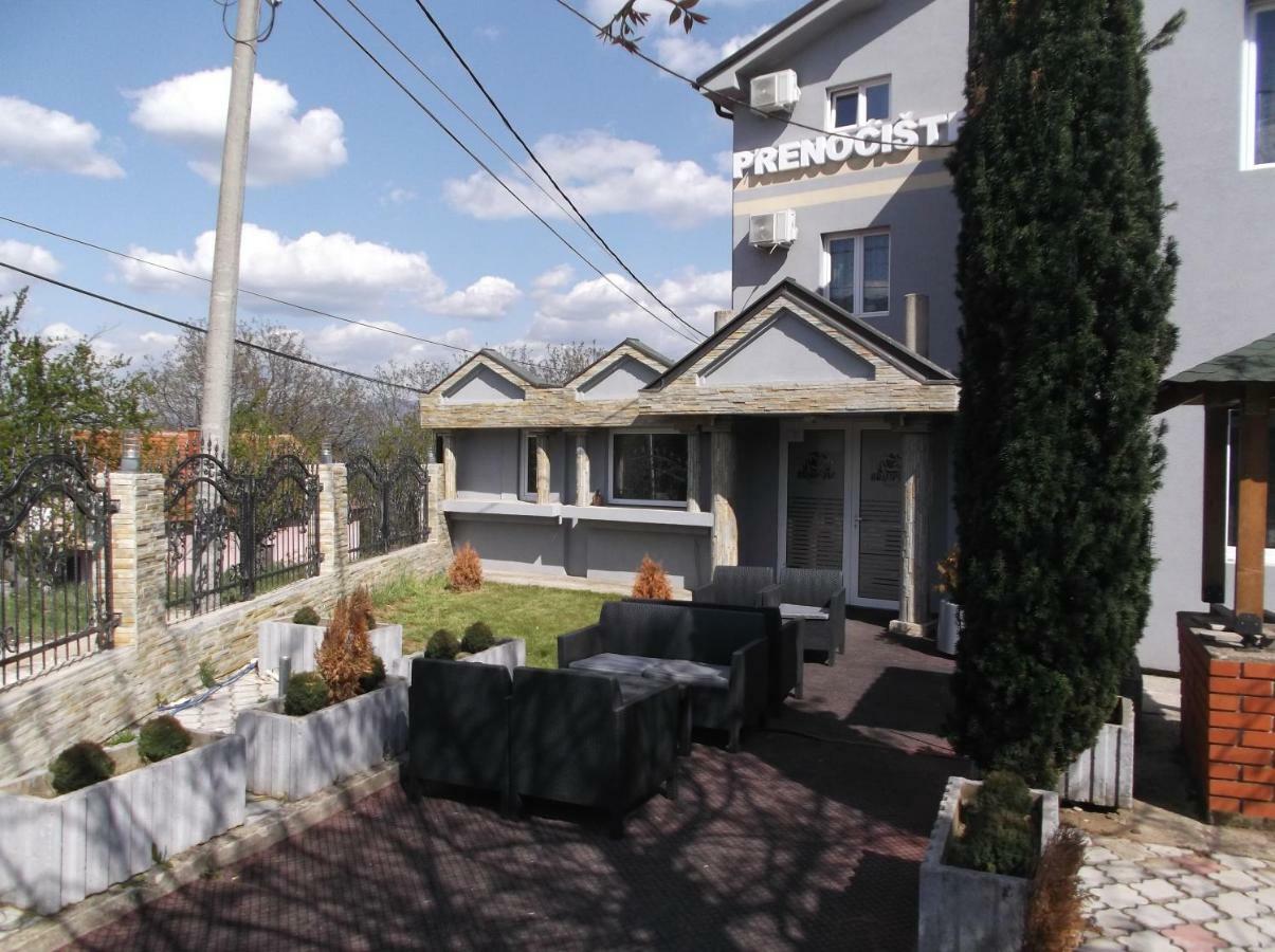 Bed and Breakfast Prenociste Bojan 017 Vranje Exterior foto